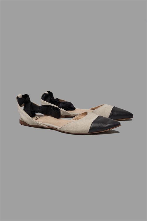 POINTED OFF WHITE BALLERINA 