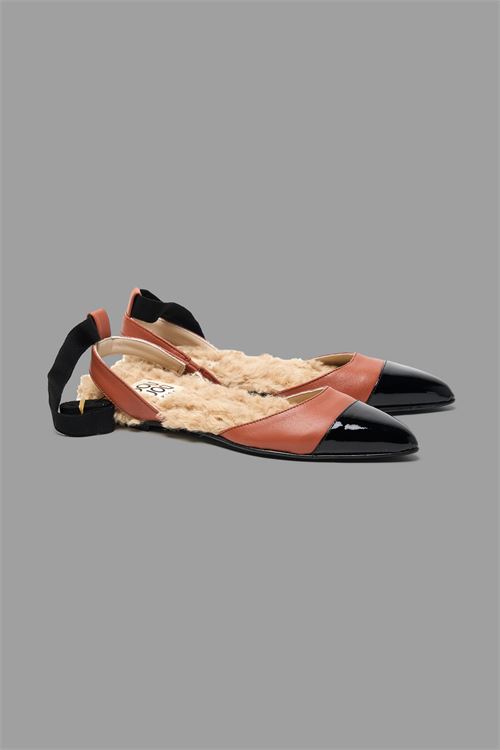 BALLERINA A PUNTA CON ECOPELLICCIA