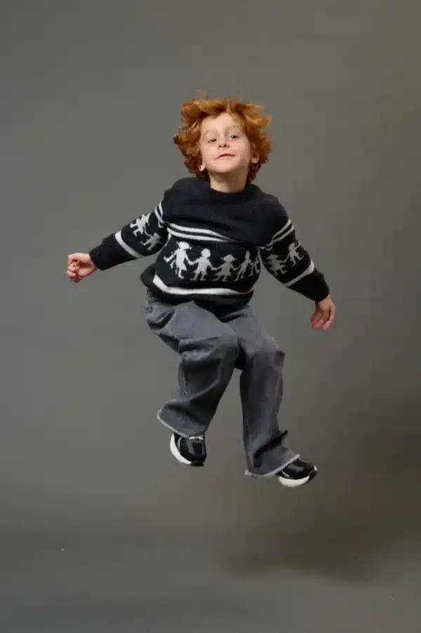 MAGLIONE CON STAMPA AMITY - immagine 2
